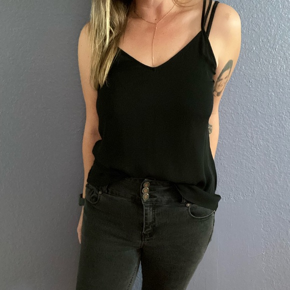 Trové sheet black skinny strap top - Picture 2 of 5